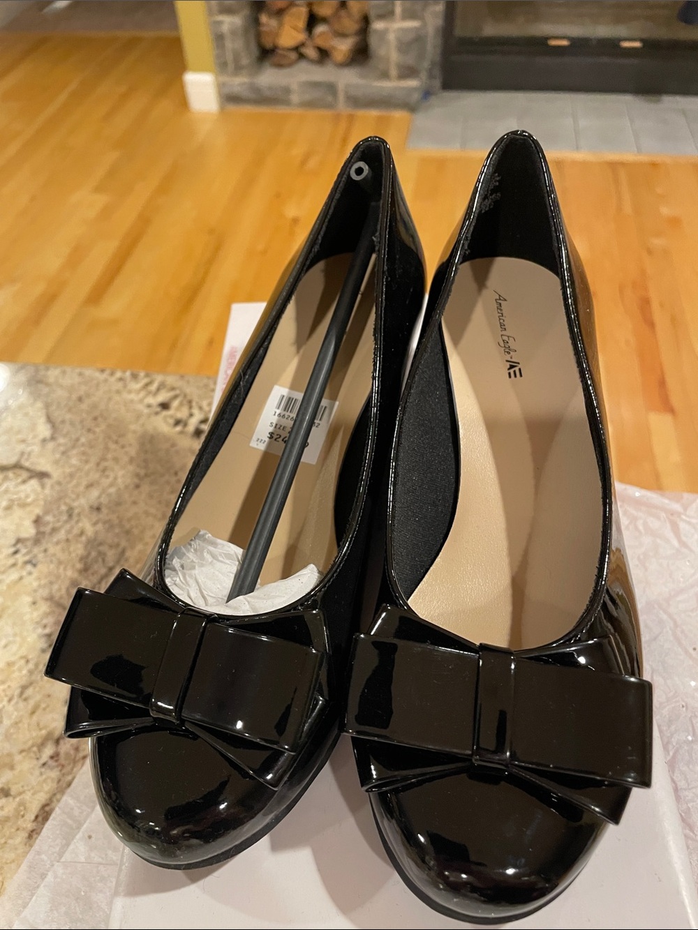 NWT Girls American Eagle Outfitters Black Patent Bow Flats